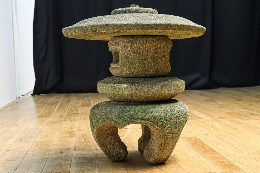 stone lantern DC9659