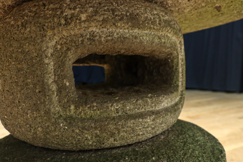 stone lantern DC9659