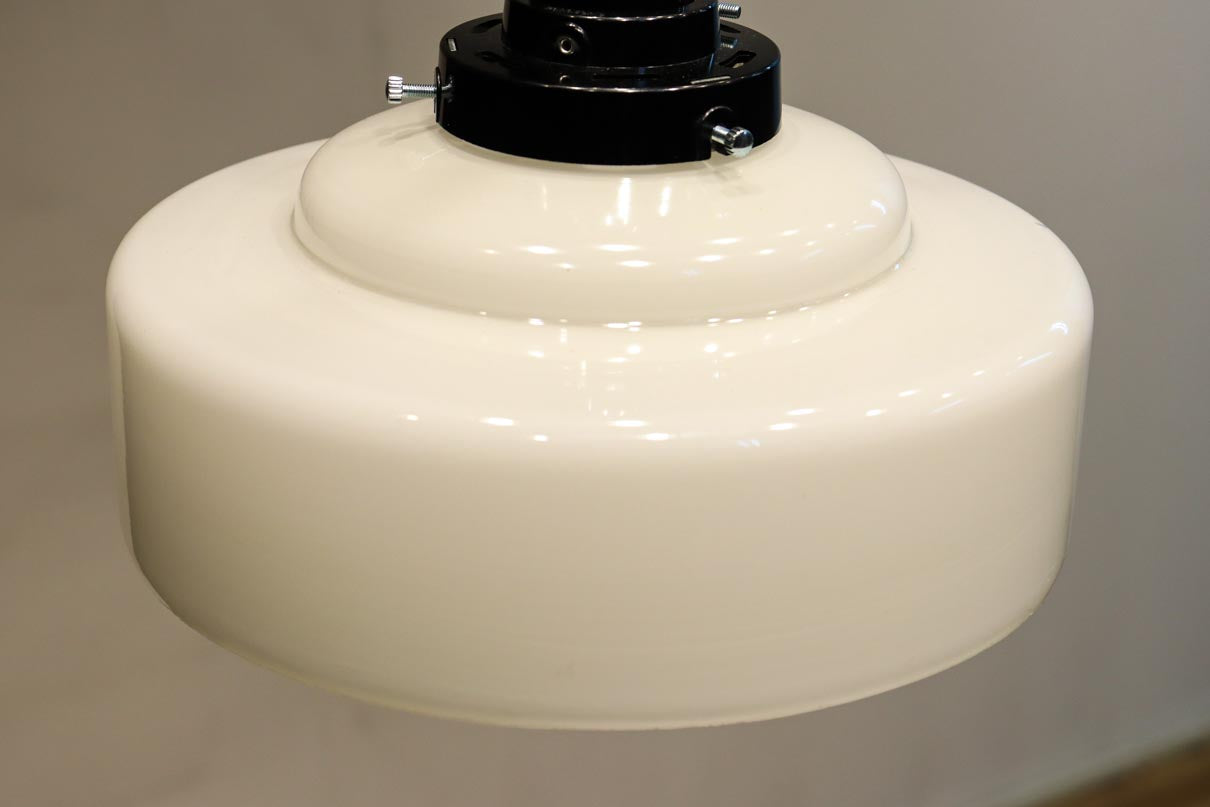 空間を引き立たせるシンプルなデザインの電笠　DC9745