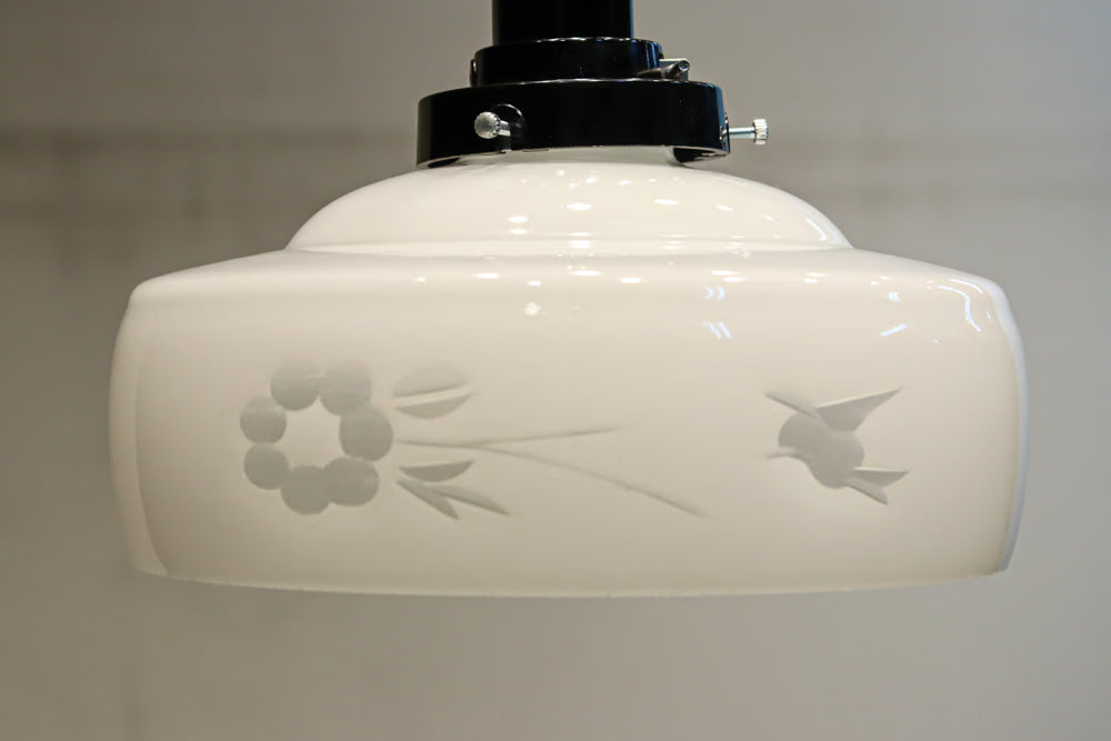 小鳥と小花の透かし模様が素敵な電笠　DC9782