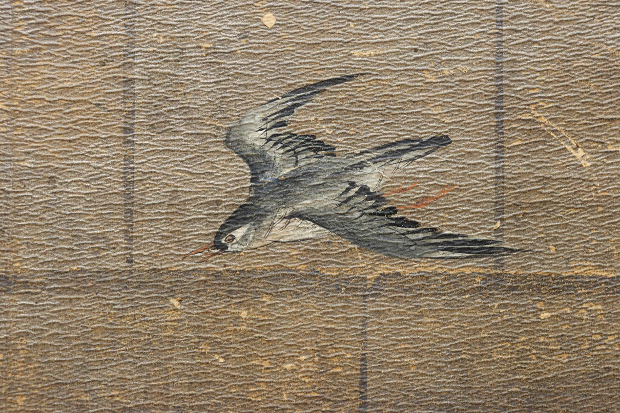 渦巻く波模様と飛翔する波に千鳥の姿を描いた小型襖絵建具セット　DC9789　在庫2枚一組