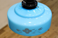 水色ガラスに可愛らしい透かし模様で温かみのある電笠　DC9905