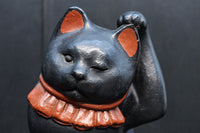珍品!! ちょこんと座る姿が可愛らしいハニベ焼きの黒招き猫　DC9960