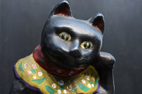 あどけない表情が可愛らしい黒招き猫　DC9961