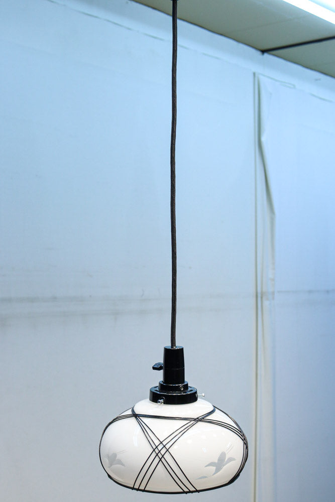 セル装飾が上品に飾る鳥の透かし絵が浮かぶ電笠　DC9978