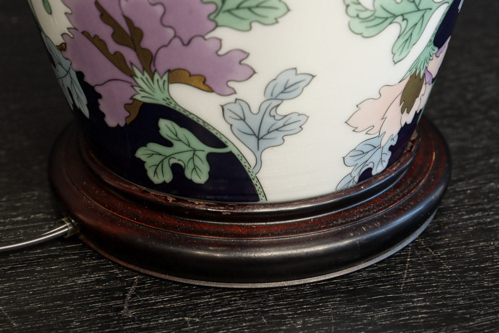 花唐草模様が描かれた気品あふれる陶器のスタンドライトDF1129