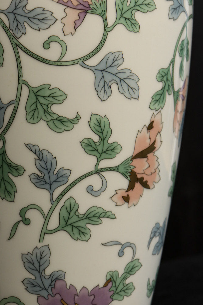 花唐草模様が描かれた気品あふれる陶器のスタンドライトDF1129