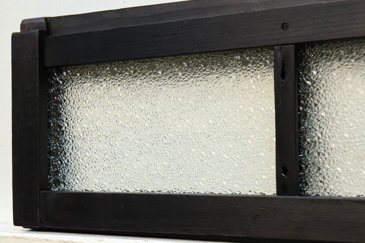 ダイヤガラスの輝きが素敵な小型ガラス窓　EZ1497　在庫2枚