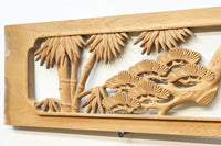 大きな松と梅が印象的な彫刻欄間素材　EZ1757ab　在庫(a:1 b:1)枚