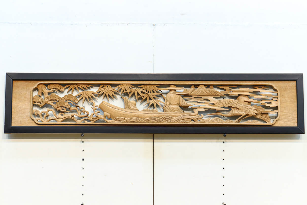 松竹梅とともに七福神を描いた縁起の良い深彫り彫刻欄間セット　EZ1918ab　在庫2枚一組
