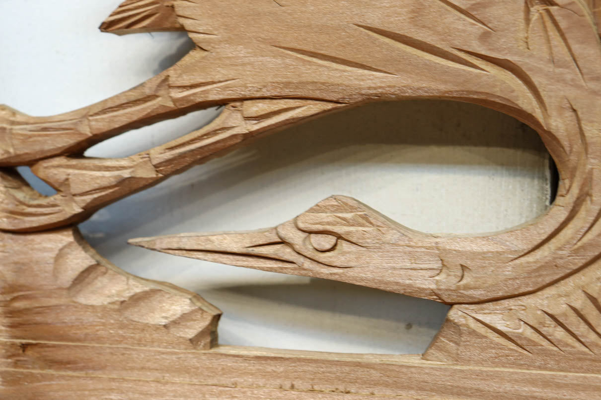 幅1357ミリ 松と鶴の美しい情景を描いた木地色の彫刻欄間素材