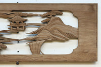 お城や塔が建つ山間の風景を描く彫刻欄間素材　EZ2547　在庫1枚