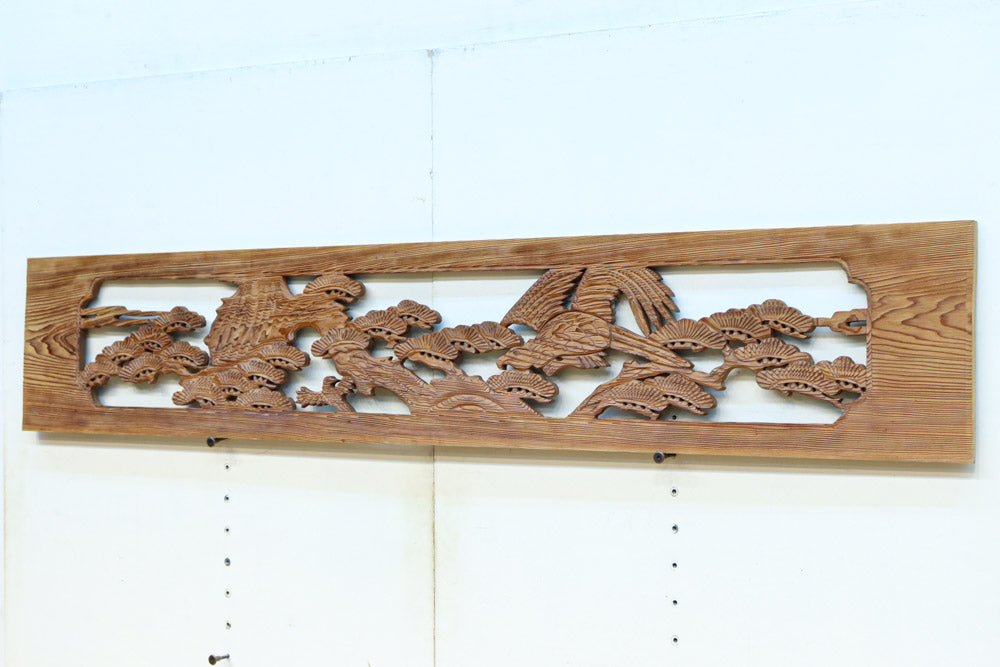 松と鷹の繊細な浮き彫りが際立つ彫刻欄間素材 EZ2554ab 在庫(a:1 b:1