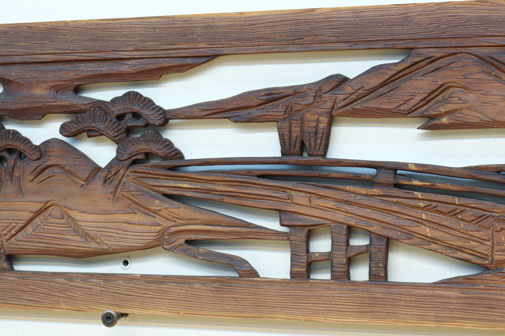 深みのある色彩で橋と城を描いた彫刻欄間素材　EZ2555ab　在庫(a:0 b:1)枚