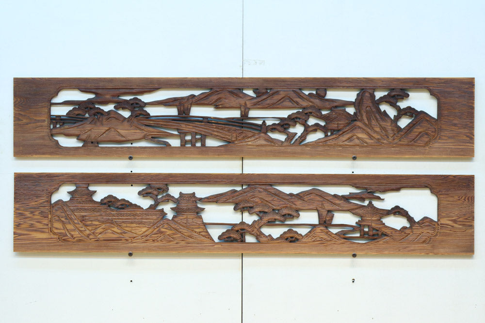 深みのある色彩で橋と城を描いた彫刻欄間素材　EZ2555ab　在庫(a:0 b:1)枚