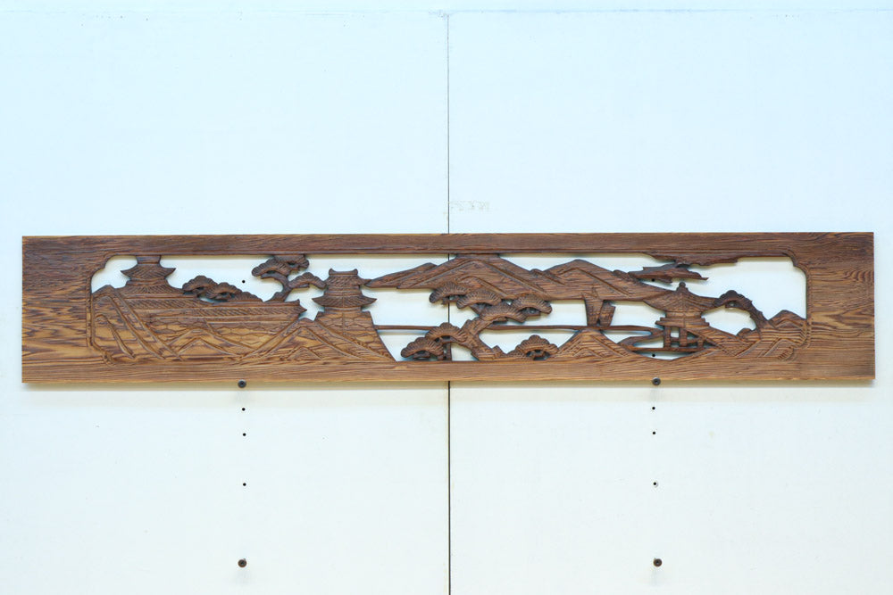 深みのある色彩で橋と城を描いた彫刻欄間素材　EZ2555ab　在庫(a:0 b:1)枚