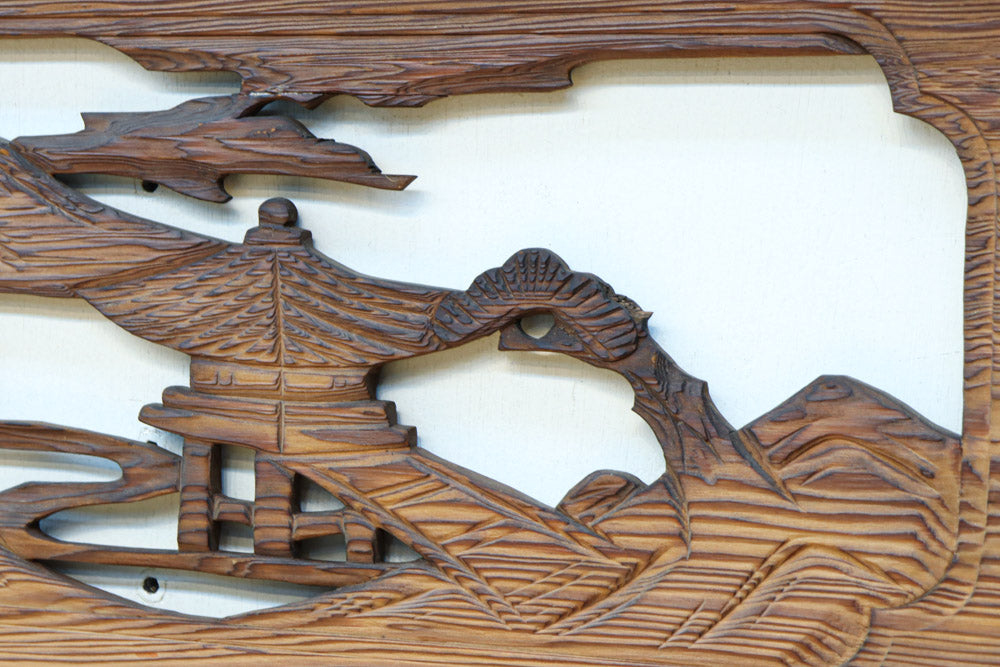 深みのある色彩で橋と城を描いた彫刻欄間素材　EZ2555ab　在庫(a:0 b:1)枚