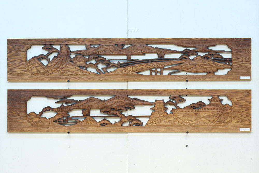 深みのある色彩で橋と城を描いた彫刻欄間素材　EZ2555ab　在庫(a:0 b:1)枚