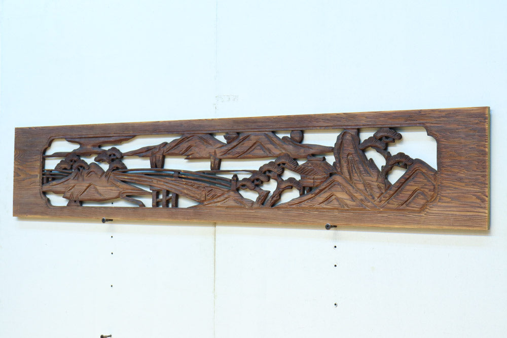 深みのある色彩で橋と城を描いた彫刻欄間素材　EZ2555ab　在庫(a:0 b:1)枚