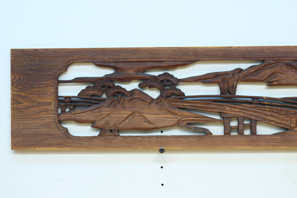 深みのある色彩で橋と城を描いた彫刻欄間素材　EZ2555ab　在庫(a:0 b:1)枚