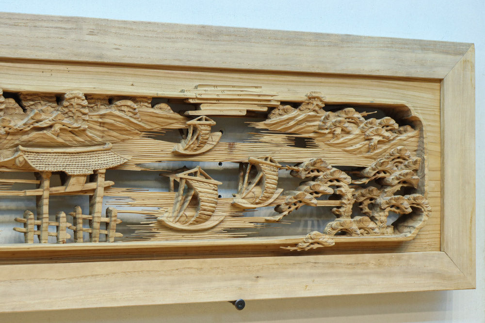 立体感のある構図で華やかな深彫り彫刻欄間　EZ2564ab　在庫(a:0 b:1)枚