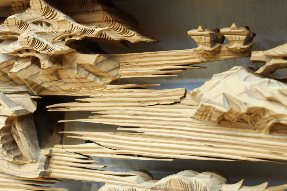 立体感のある構図で華やかな深彫り彫刻欄間 EZ2564ab 在庫(a:0 b:1)枚