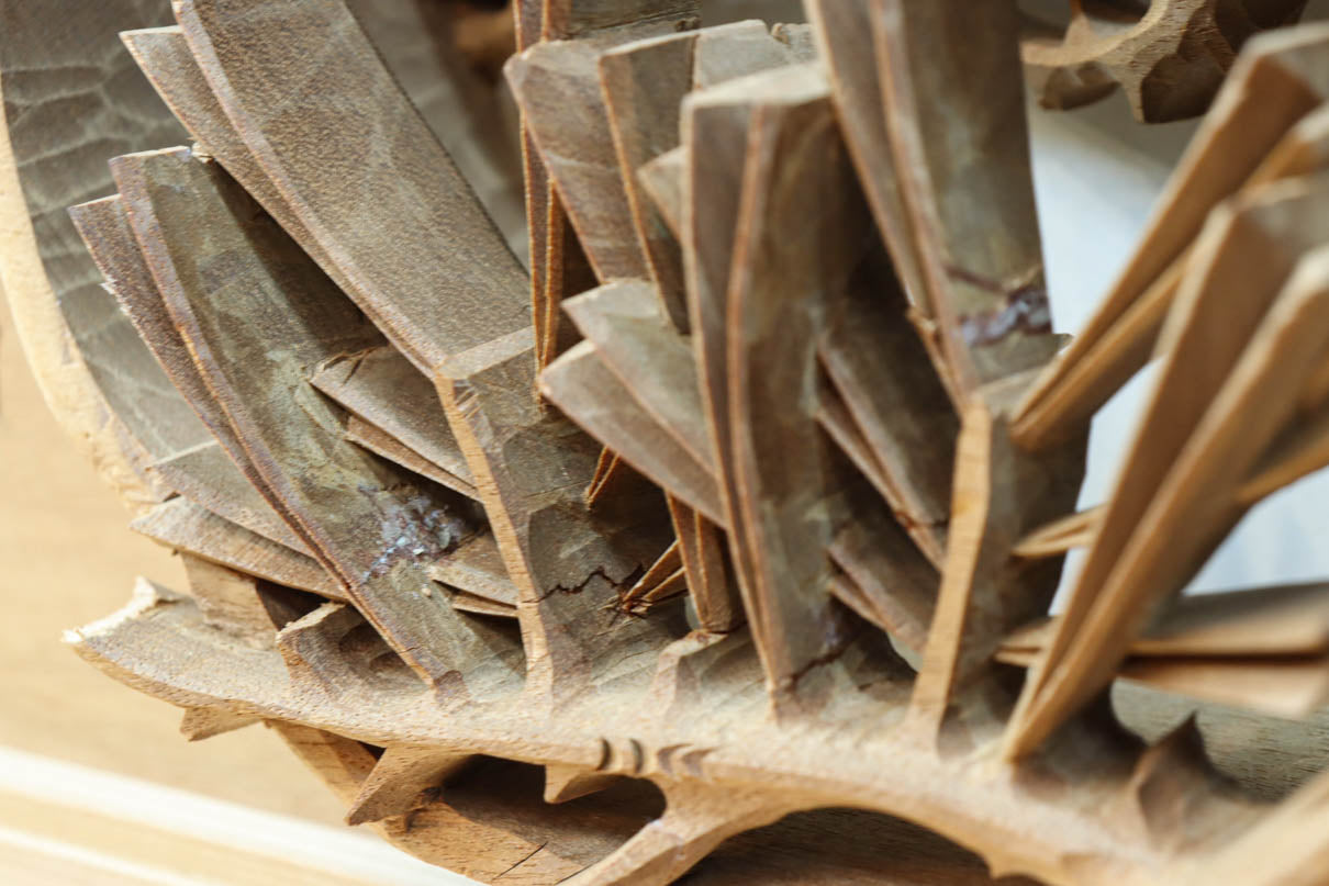 非公開　貫禄ある松の木を丁寧に彫り描いた深彫り彫刻欄間　EZ2565ab　在庫(a:1 b:1)枚