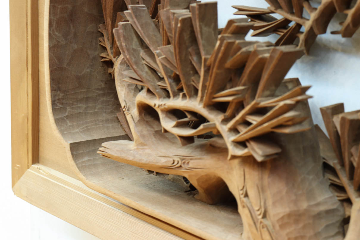 非公開　貫禄ある松の木を丁寧に彫り描いた深彫り彫刻欄間　EZ2565ab　在庫(a:1 b:1)枚