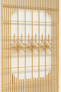 木地色の桐組子装飾で上品な面持ちある建具素材　EZ2572　在庫8枚