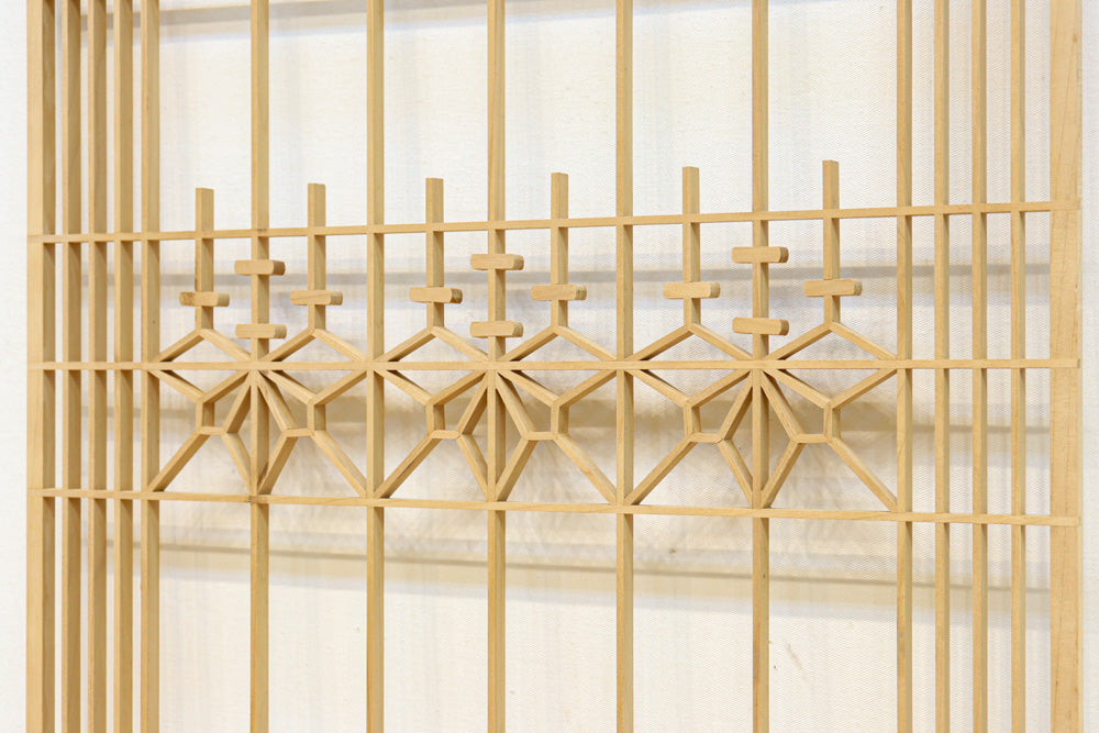 木地色の桐組子装飾で上品な面持ちある建具素材　EZ2572　在庫8枚