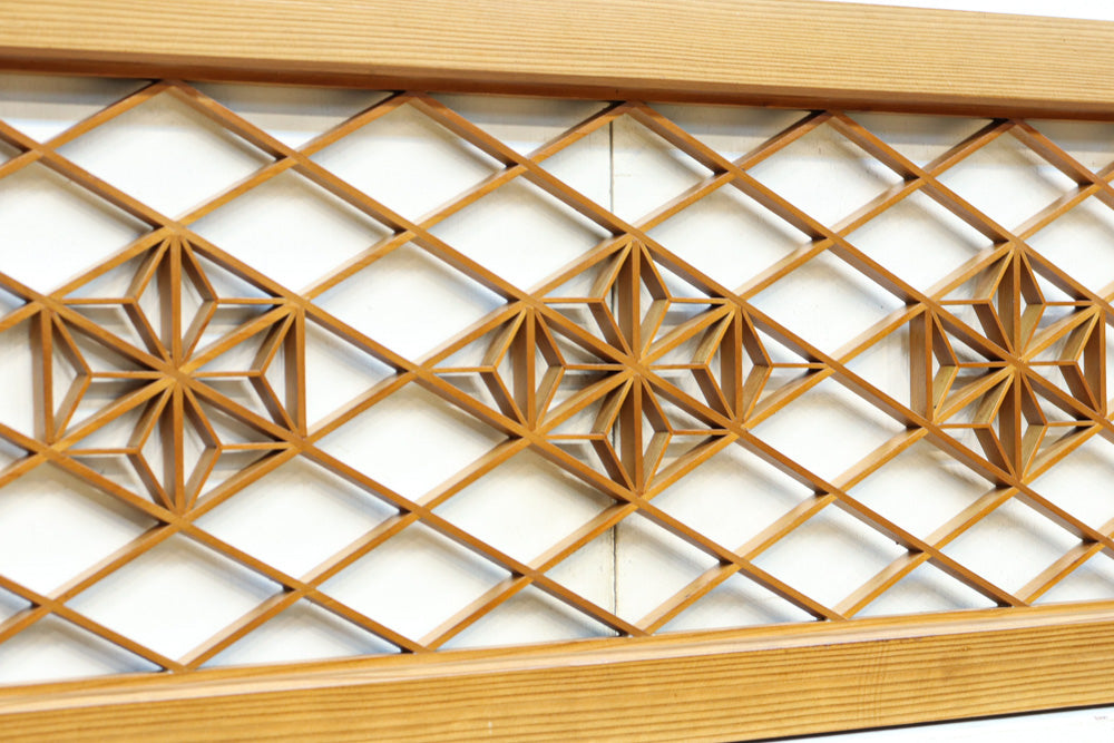 幅764ミリ!! 麻の葉アレンジ組子模様で格調ある小型菱格子欄間