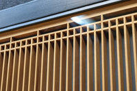 幅776ミリ!! 黒枠で和の風情溢れる小型縦繁欄間　EZ2582　在庫1枚