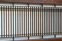 端然と縦格子が美しく並ぶ縦繁小型欄間　EZ2584　在庫1枚