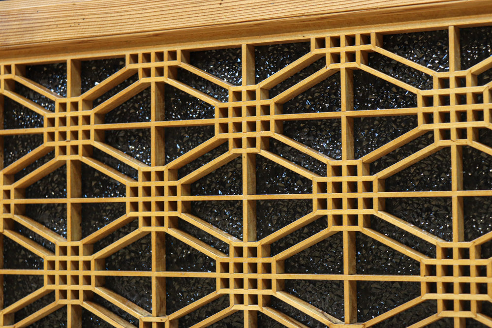 二重蜀江組子で雅な眺めをみせるダイヤガラス入り小型欄間　EZ2585　在庫1枚