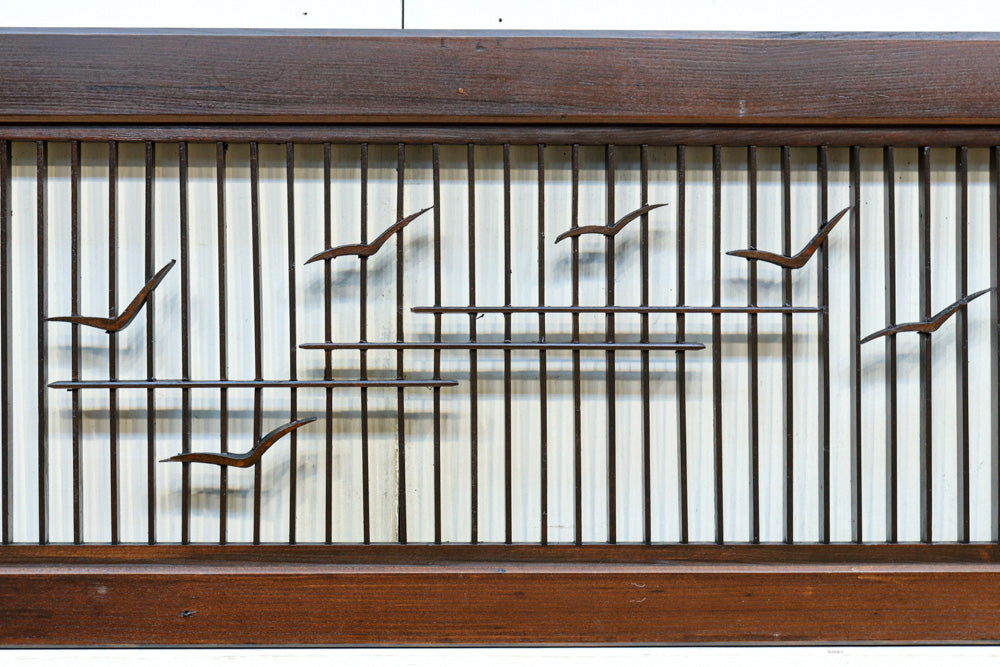 カモメが飛ぶ風情ある絵柄を描いた小型欄間　EZ2587　在庫1枚