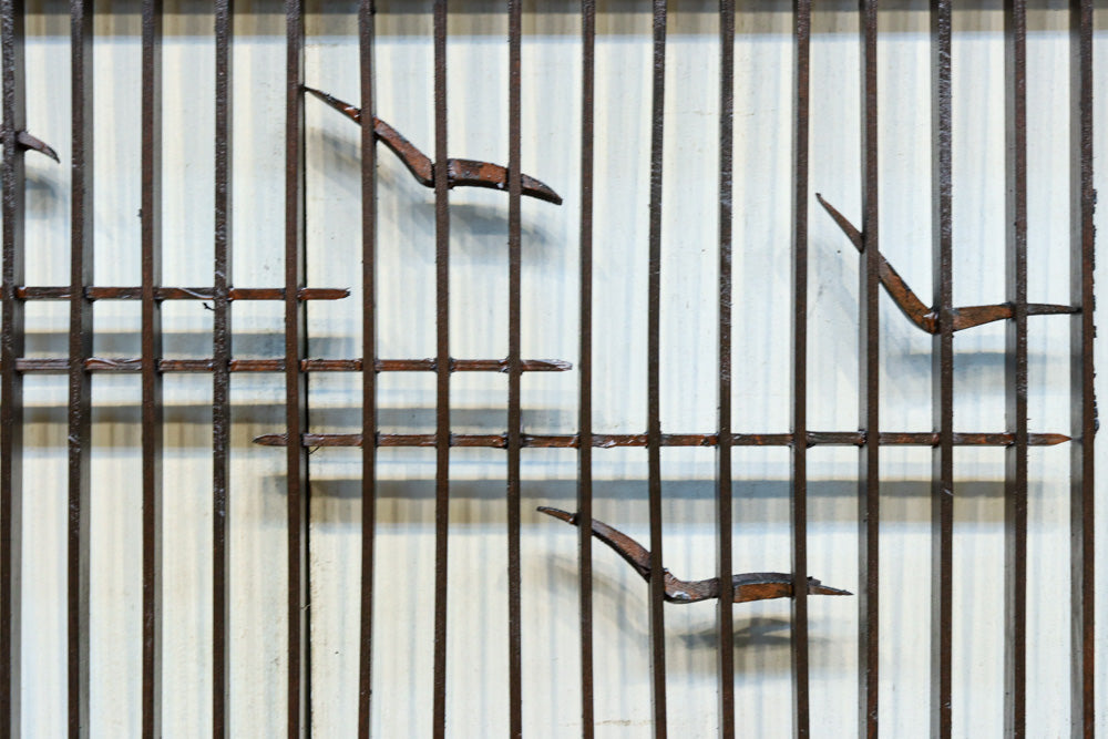 カモメが飛ぶ風情ある絵柄を描いた小型欄間　EZ2587　在庫1枚