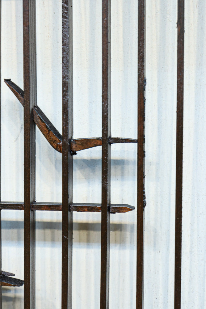 カモメが飛ぶ風情ある絵柄を描いた小型欄間　EZ2587　在庫1枚