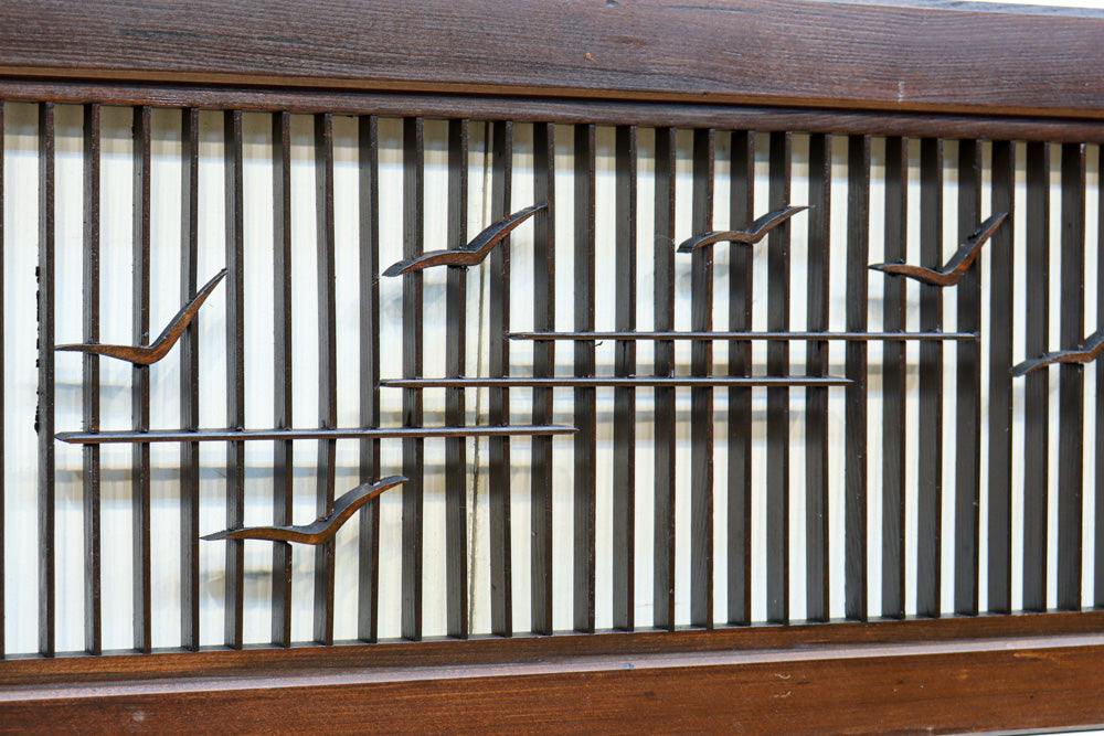 カモメが飛ぶ風情ある絵柄を描いた小型欄間　EZ2587　在庫1枚