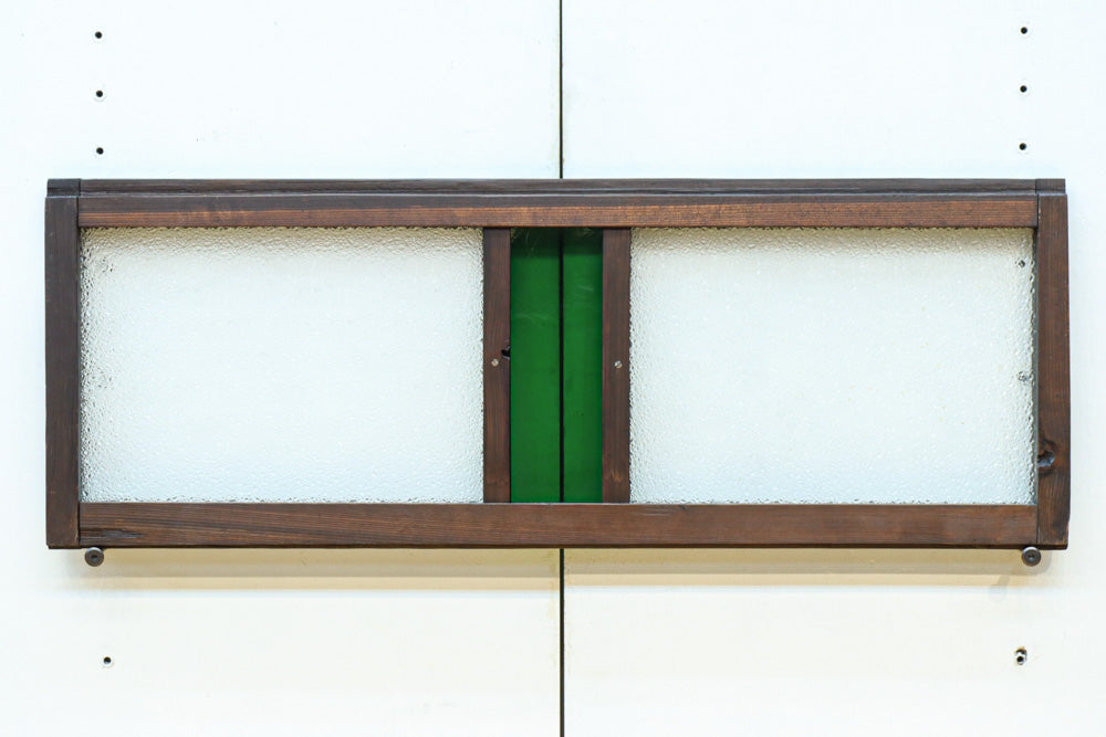 幅880ミリ!! グリーンの色ガラスが映えるガラス小型欄間　EZ2588　在庫1枚