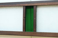 幅880ミリ!! グリーンの色ガラスが映えるガラス小型欄間　EZ2588　在庫1枚