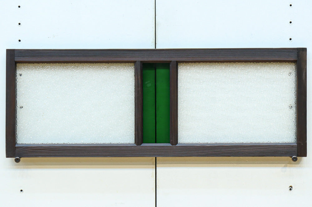 幅880ミリ!! グリーンの色ガラスが映えるガラス小型欄間　EZ2588　在庫1枚