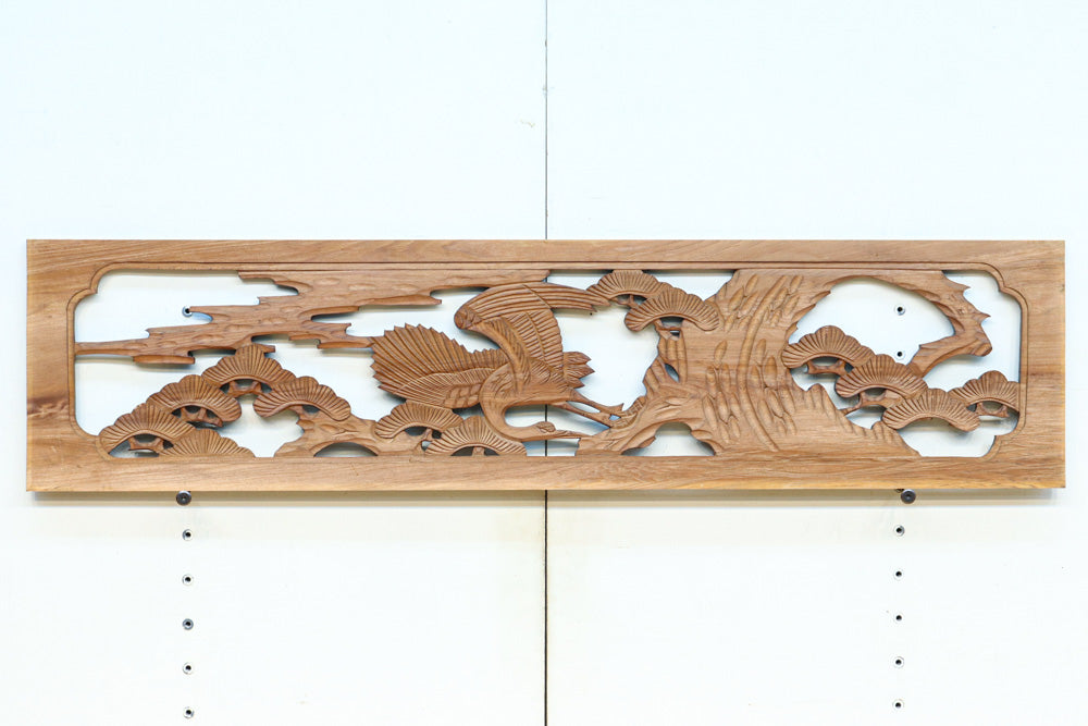 木製 衝立 鶴と松のモチーフ 幅1160ミリ!! 優雅な鶴の姿を松の木に添えた中型彫刻欄間素材