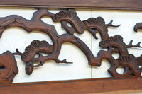 松の周りで貫録ある鷹が舞う彫刻欄間素材　EZ2592ab　在庫(a:0 b:1)枚