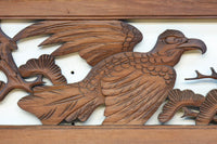 松の周りで貫録ある鷹が舞う彫刻欄間素材　EZ2592ab　在庫(a:0 b:1)枚