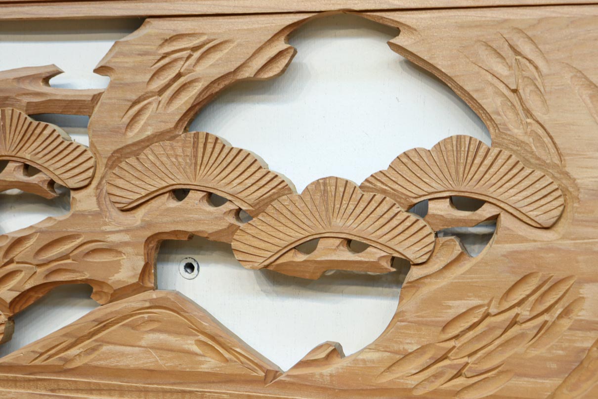 縁起物の木々を描いた上品な面持ちの彫刻欄間素材　EZ2593ab　在庫(a:1 b:1)枚