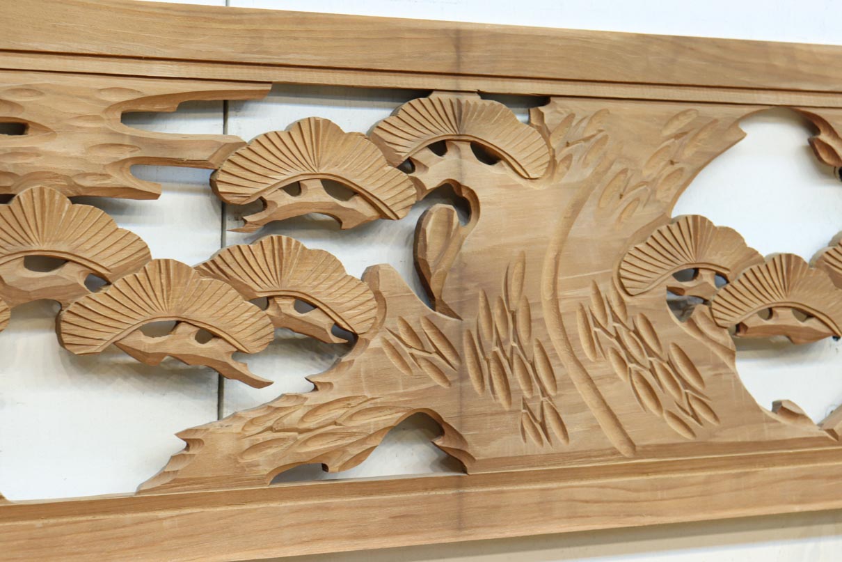 縁起物の木々を描いた上品な面持ちの彫刻欄間素材　EZ2593ab　在庫(a:1 b:1)枚