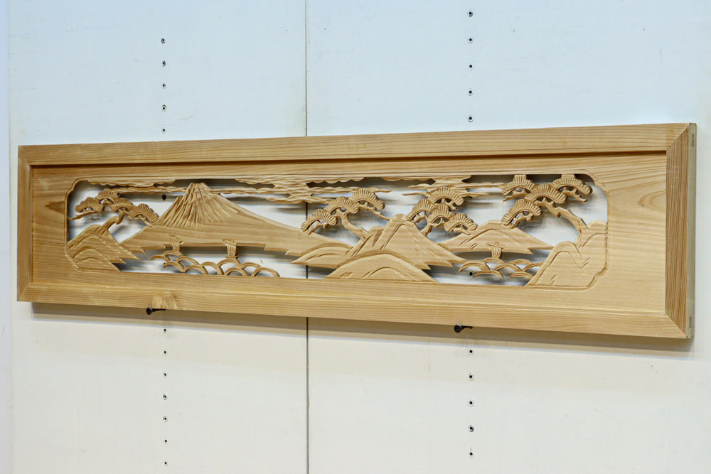 富士山と松が浮かび上がる彫刻欄間 EZ2603 在庫1枚 – 古福庵