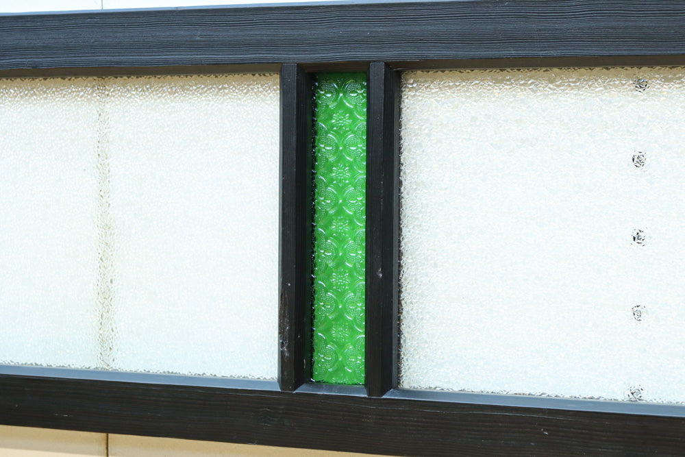 グリーンの花柄プレスガラスのレトロ感が可愛らしい中型ガラス欄間　EZ2607ab　在庫(a:1 b:0)枚