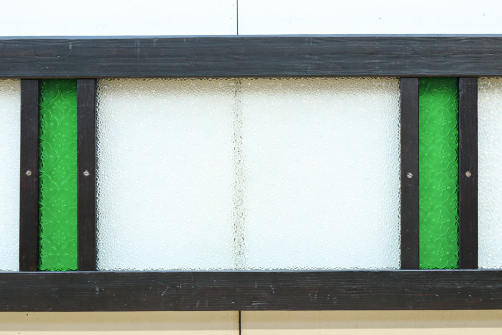 グリーンの花柄プレスガラスのレトロ感が可愛らしい中型ガラス欄間　EZ2607ab　在庫(a:1 b:0)枚