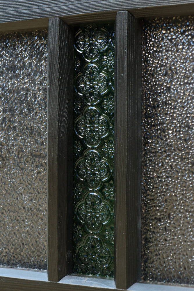 グリーンの花柄プレスガラスのレトロ感が可愛らしい中型ガラス欄間　EZ2607ab　在庫(a:1 b:0)枚